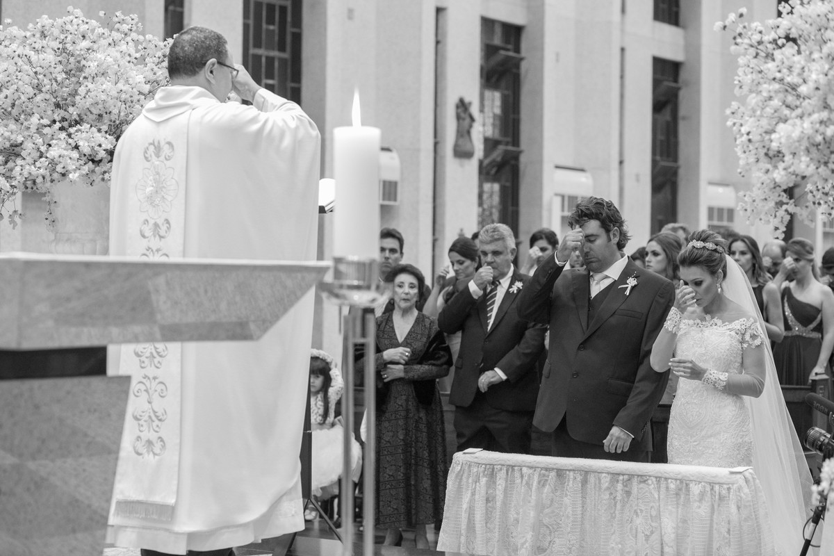 fotografo casamento noiva varginha, vestido noiva fotografo minas gerais, igreja matriz minas gerais, casamento lindo, foto casamento, book casal , álbum de casal, noivo e noiva