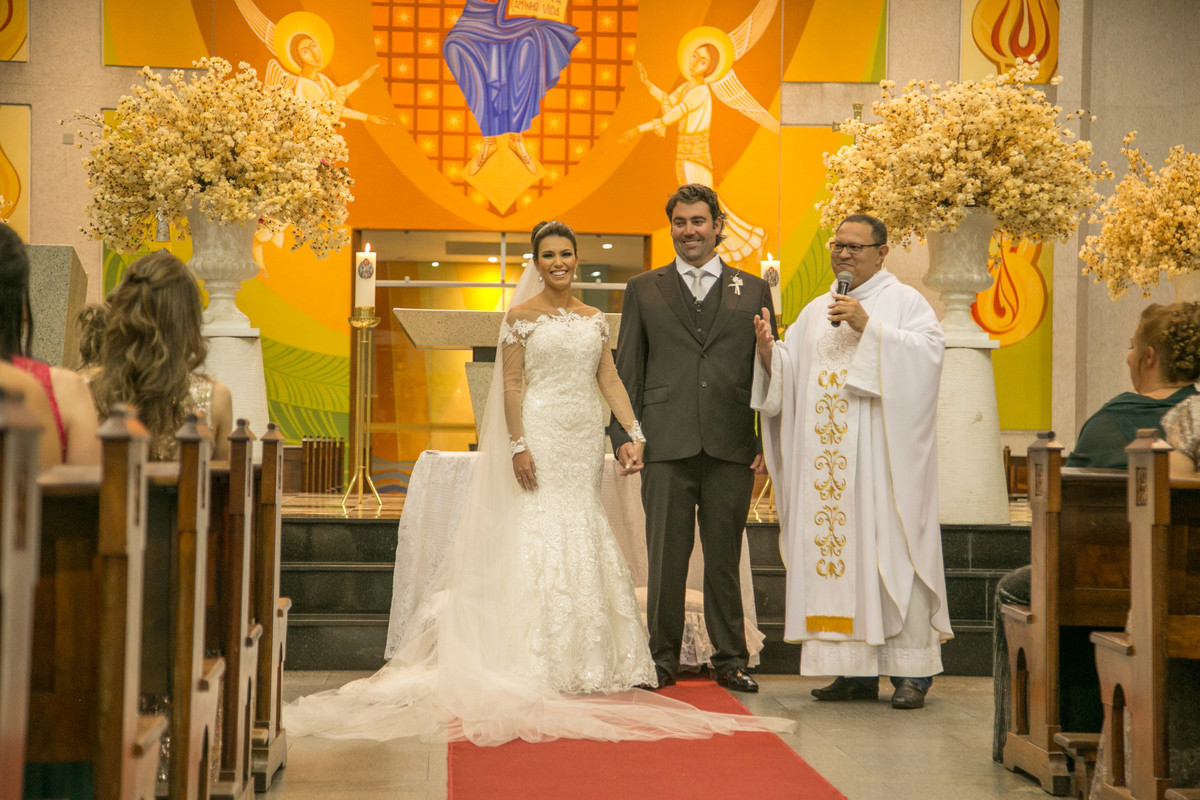 fotografo casamento noiva varginha, vestido noiva fotografo minas gerais, igreja matriz minas gerais, casamento lindo, foto casamento, book casal , álbum de casal, noivo e noiva
