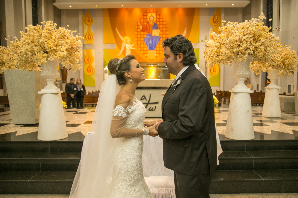 fotografo casamento noiva varginha, vestido noiva fotografo minas gerais, igreja matriz minas gerais, casamento lindo, foto casamento, book casal , álbum de casal, noivo e noiva