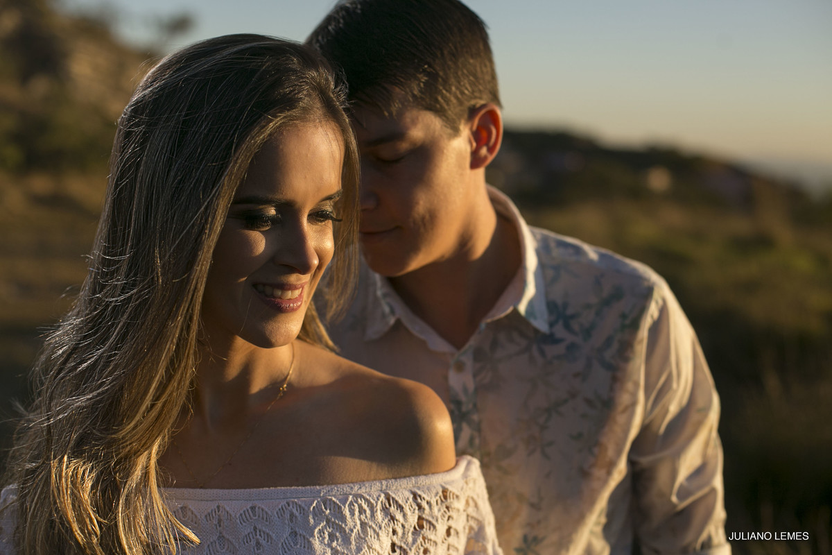 book de casal, noivos são thome das letras com fotografo de  casamento varginhense, três corações, pouso alegre, poços de caldas, fotos de noiva, vestido de noiva, sapato de noiva, álbum de casamento