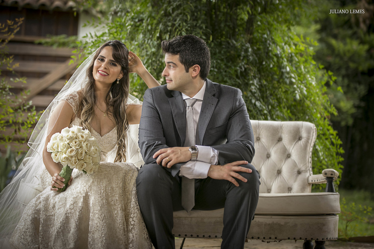 ensaio de casamento, realizado na fazenda pedra negra em tres pontas, proximo a varginha, minas gerais pelo fotografo de casamento e familia juliano lemes, ensaio de erika, com vetido de noiva e rodolfo em minas gerais