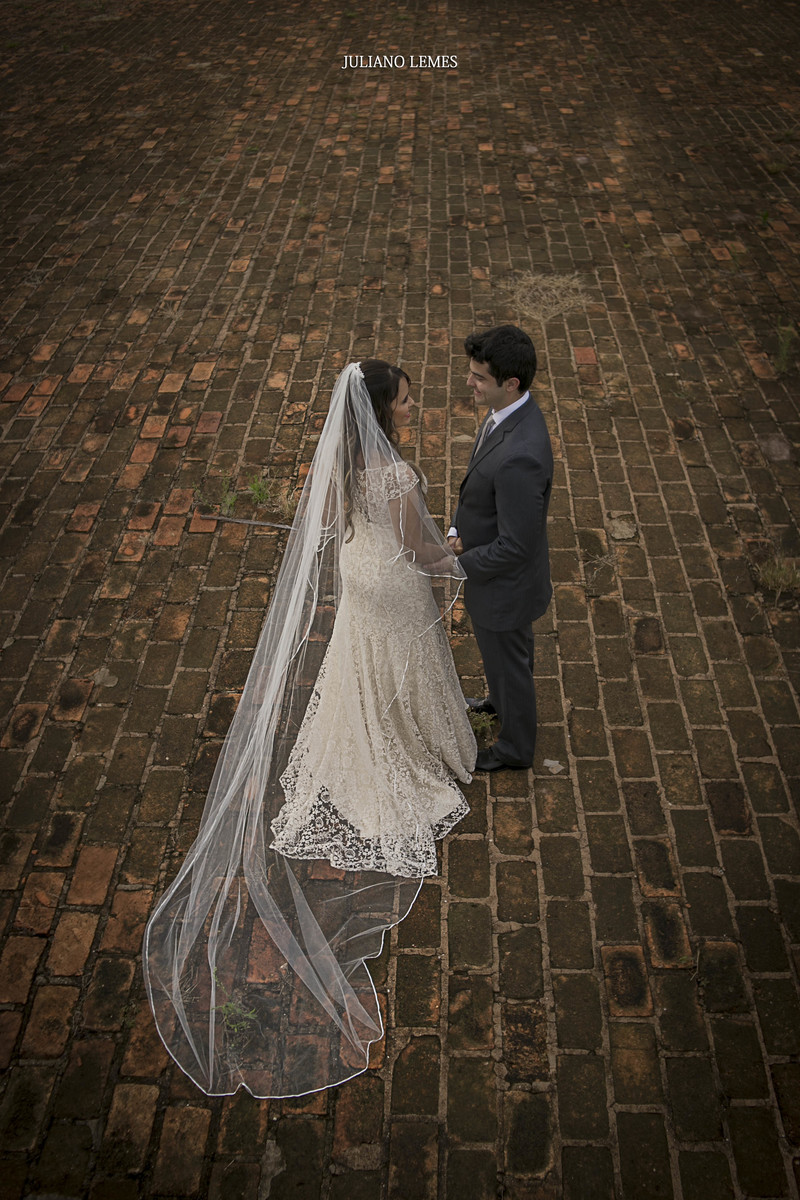 ensaio de casamento, realizado na fazenda pedra negra em tres pontas, proximo a varginha, minas gerais pelo fotografo de casamento e familia juliano lemes, ensaio de erika, com vetido de noiva e rodolfo em minas gerais