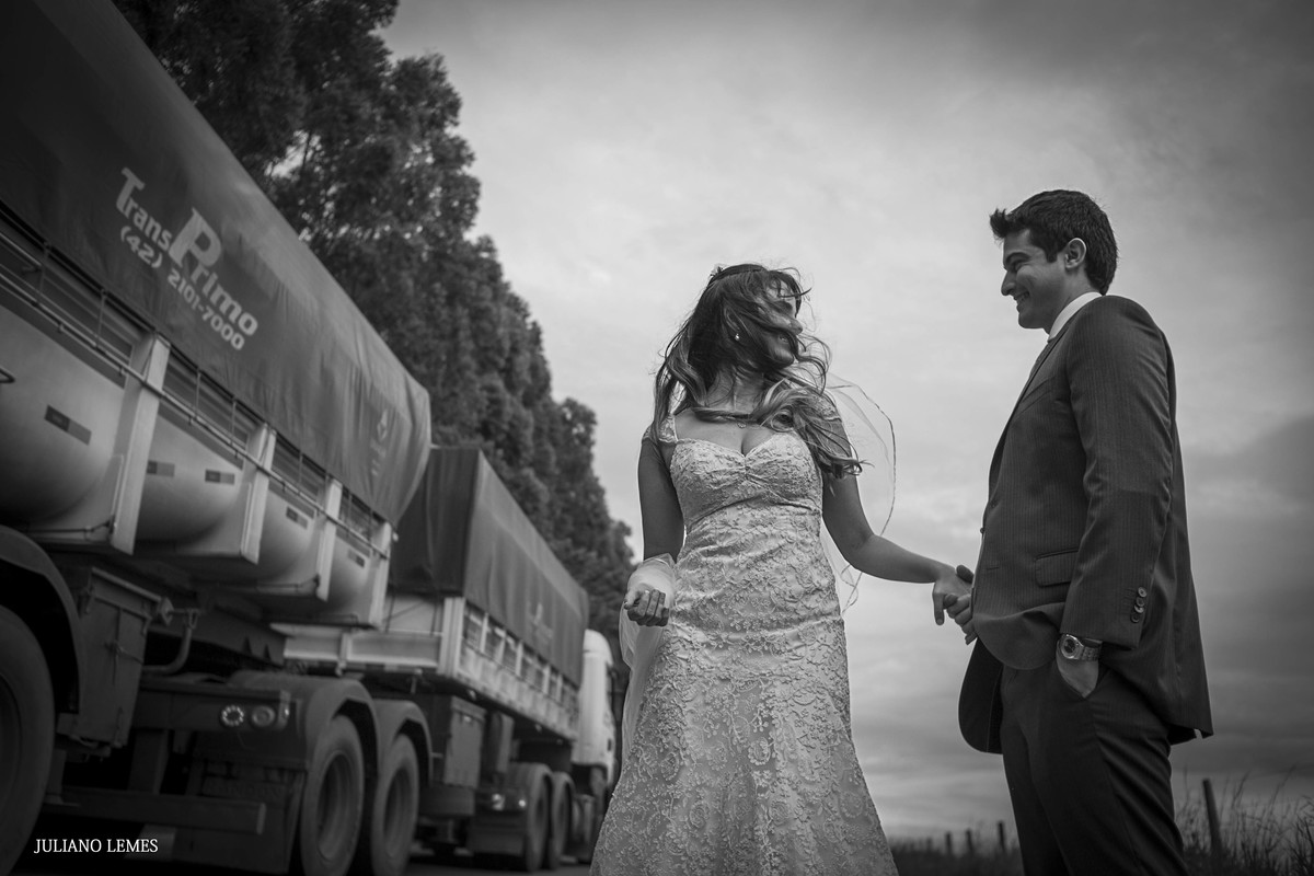 ensaio de casamento, realizado na fazenda pedra negra em tres pontas, proximo a varginha, minas gerais pelo fotografo de casamento e familia juliano lemes, ensaio de erika, com vetido de noiva e rodolfo em minas gerais