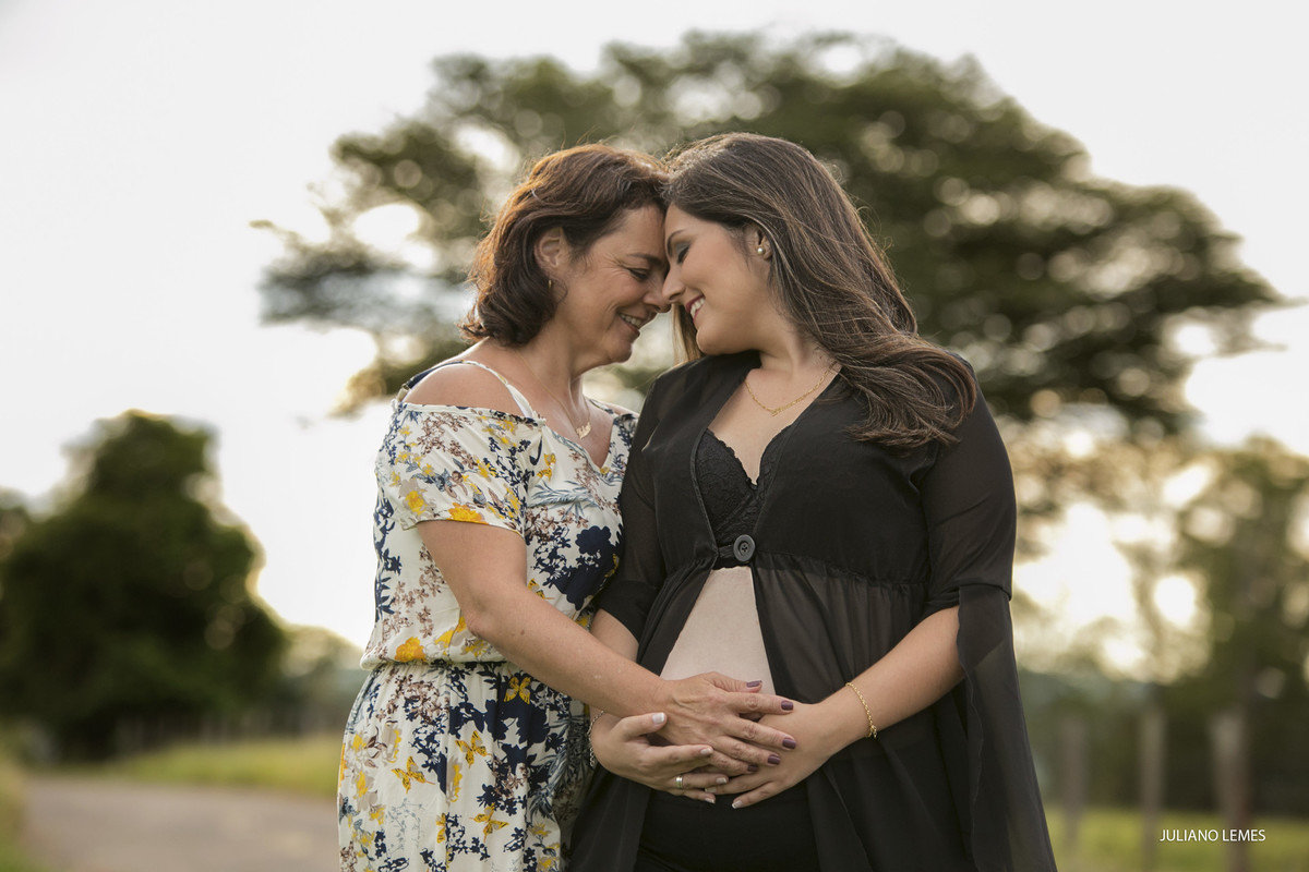 ensaio de gestante, com book de gravida, fotografo de varginha juliano lemes, sessão de fotos externas e estúdio de varginha