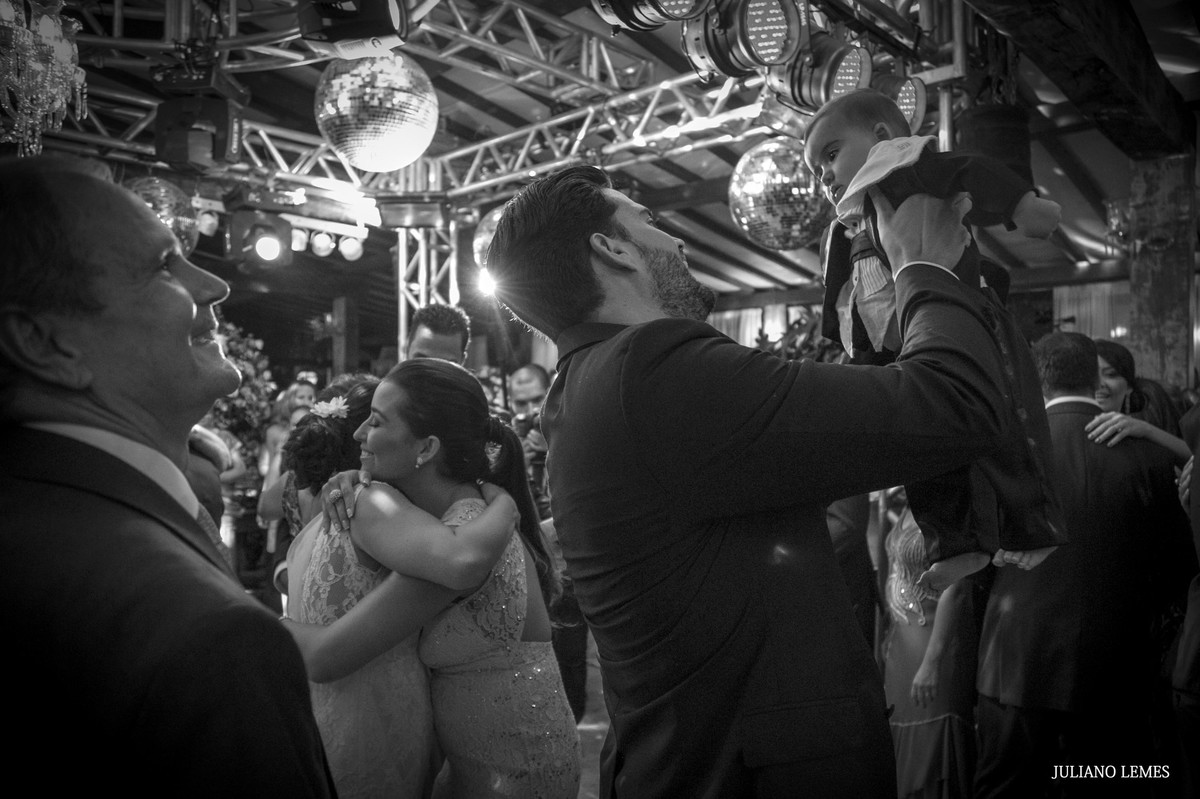 um casamento lindo, na cidade de tiradentes-MG, fotografado por juliano lemes, fotografo de casamento da cidade de varginha-mg, fotografo de casamento, noivas e gestantes em minas gerais, especialista em fotografia de casamento