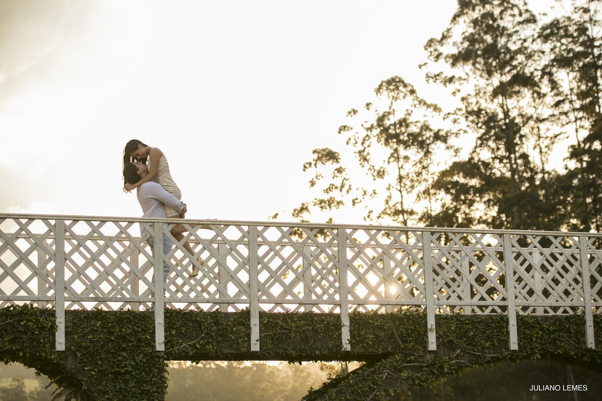 suellen e felipe no ensaio pre wedding, casal que terá o casamento realizado na cidade de varginha, fotografado pelo fotografo de casamento juliano lemes
