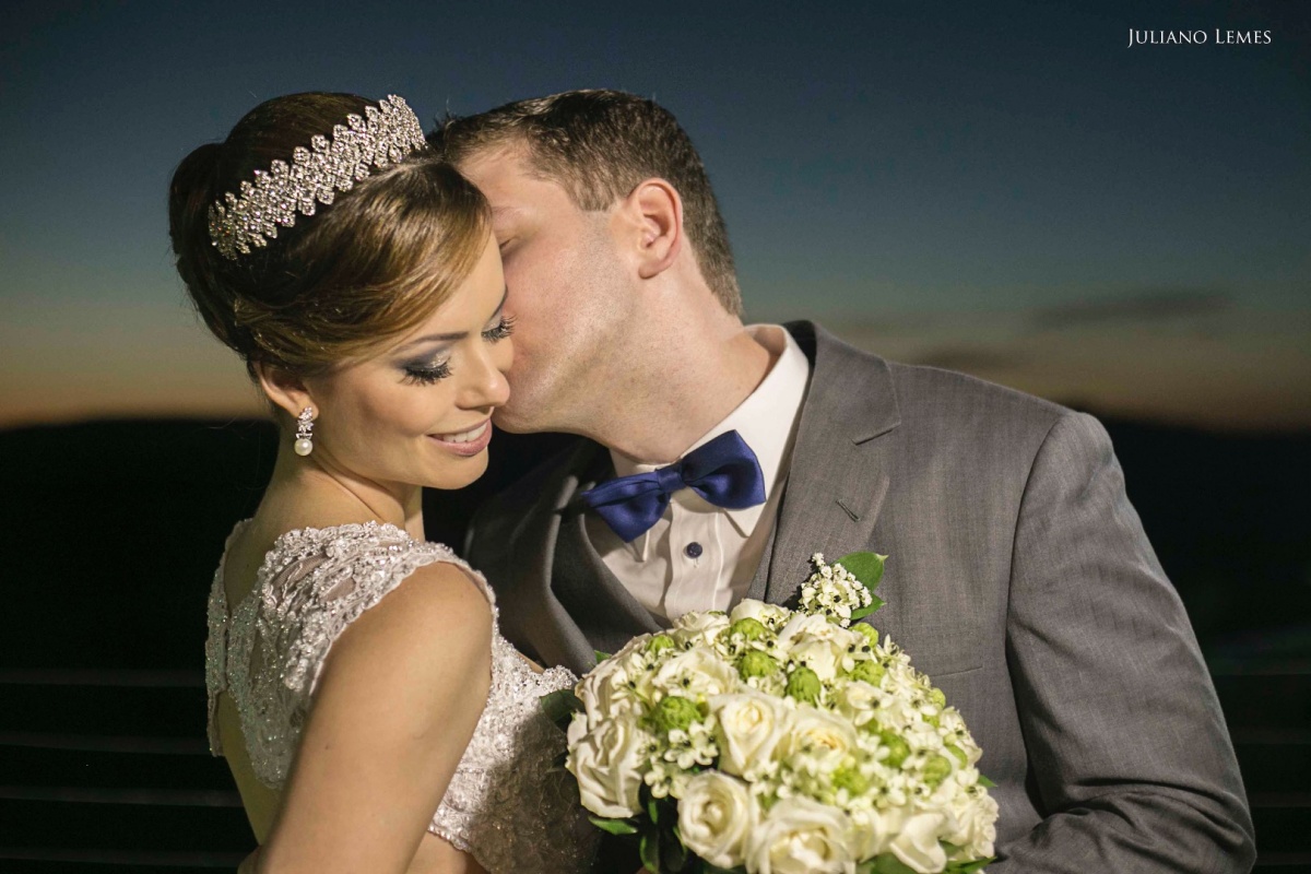 wedding, noivos, fotógrafo de casamento, varginha, Varginha, fotografia para casamento, bouquet, casal de noivos, terno, vestido de noiva, beijo, kiss, amor, love, wedding, bride, married, marriage, casório, matrimonia, juliano lemes fotografia, Lagamar, 