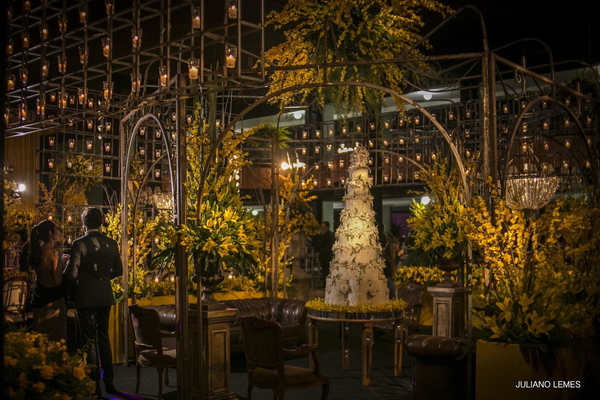 casamento de bruno e gabriela pelo fotografo de casamento juliano lemes da cidade de varginha, realizado na igreja matriz, a noiva usa um vestido lindo e a festa de casamento foi incrível