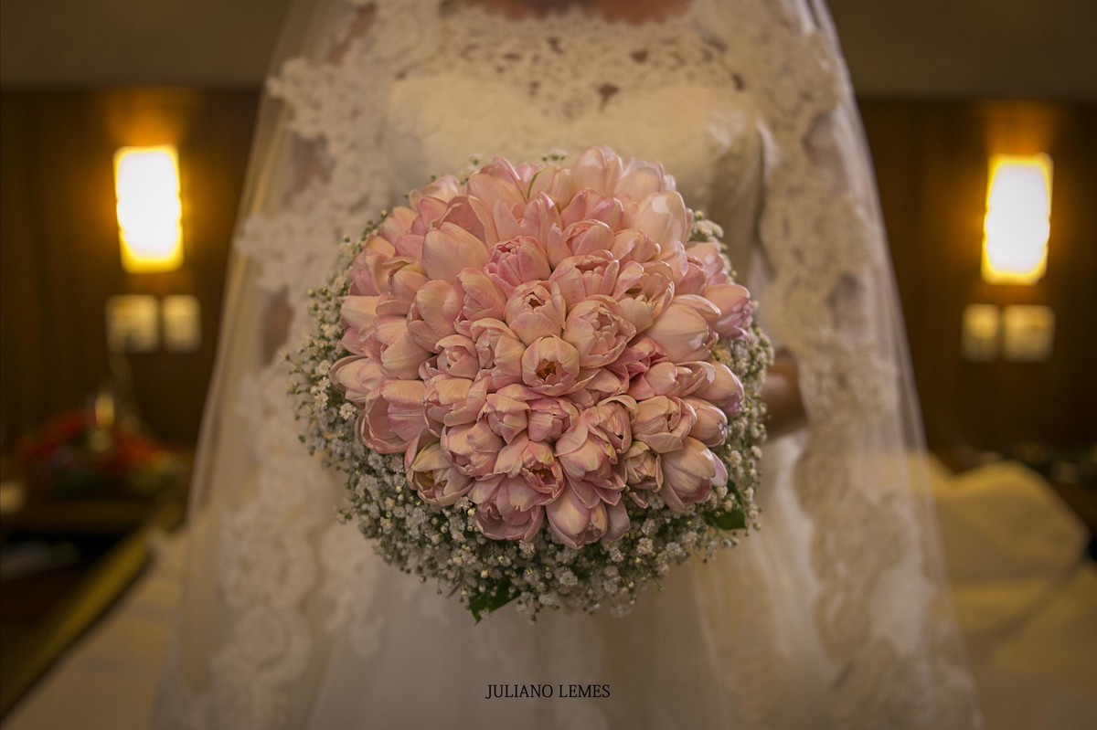 casamento de bruno e gabriela pelo fotografo de casamento juliano lemes da cidade de varginha, realizado na igreja matriz, a noiva usa um vestido lindo e a festa de casamento foi incrível