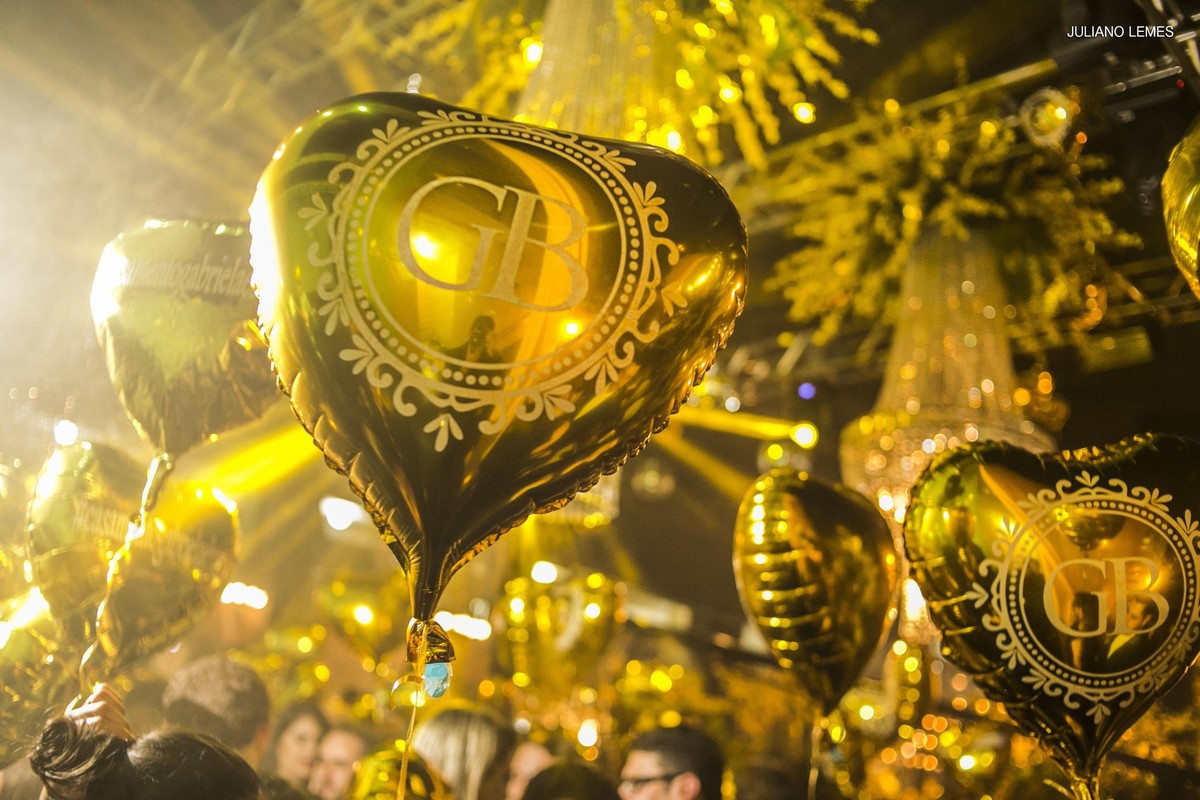 casamento de bruno e gabriela pelo fotografo de casamento juliano lemes da cidade de varginha, realizado na igreja matriz, a noiva usa um vestido lindo e a festa de casamento foi incrível