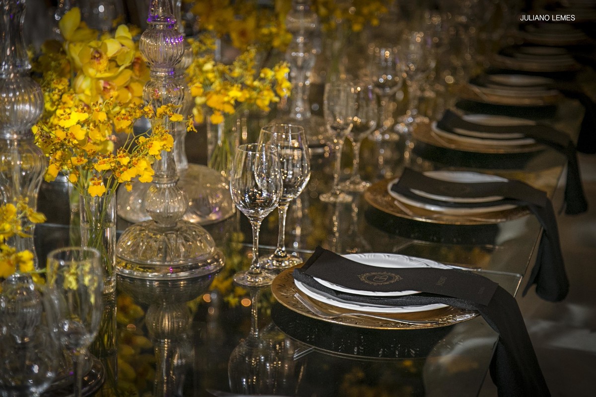 casamento de bruno e gabriela pelo fotografo de casamento juliano lemes da cidade de varginha, realizado na igreja matriz, a noiva usa um vestido lindo e a festa de casamento foi incrível