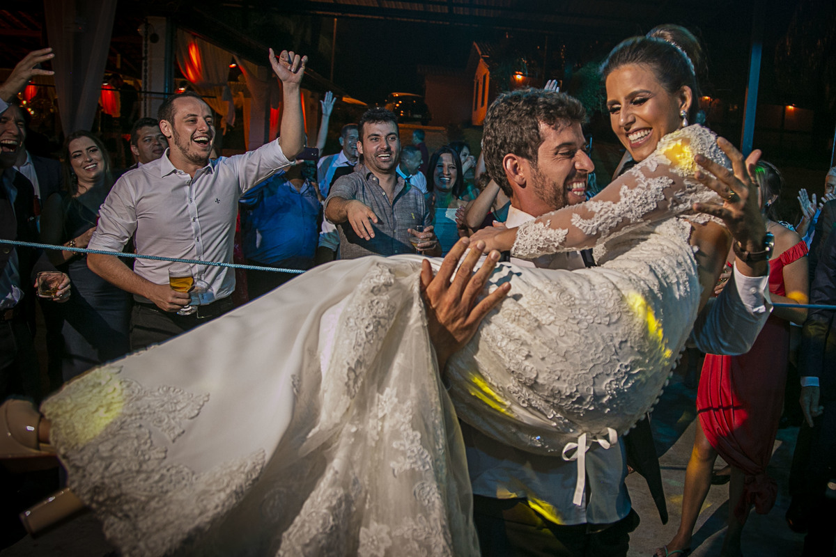 casamento noiva, noivo varginha, cama em Lavras, vestido de noiva, Juliano lemes fotografo de casamento, bouqet de noiva