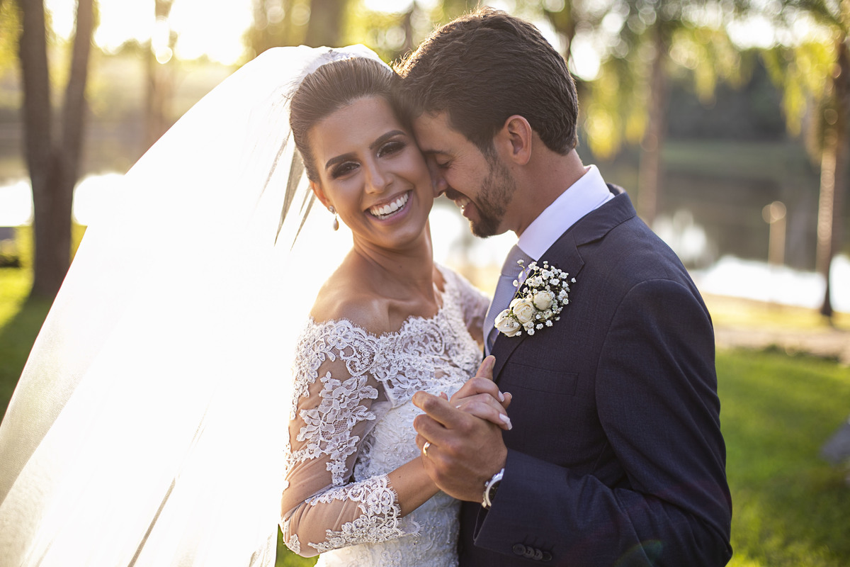 casamento noiva, noivo varginha, cama em Lavras, vestido de noiva, Juliano lemes fotografo de casamento, bouqet de noiva
