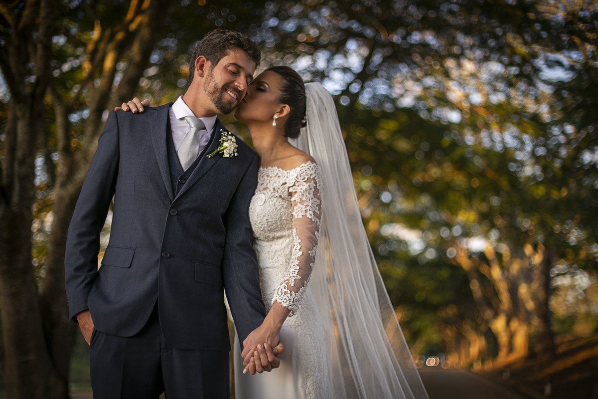 casamento noiva, noivo varginha, cama em Lavras, vestido de noiva, Juliano lemes fotografo de casamento, bouqet de noiva