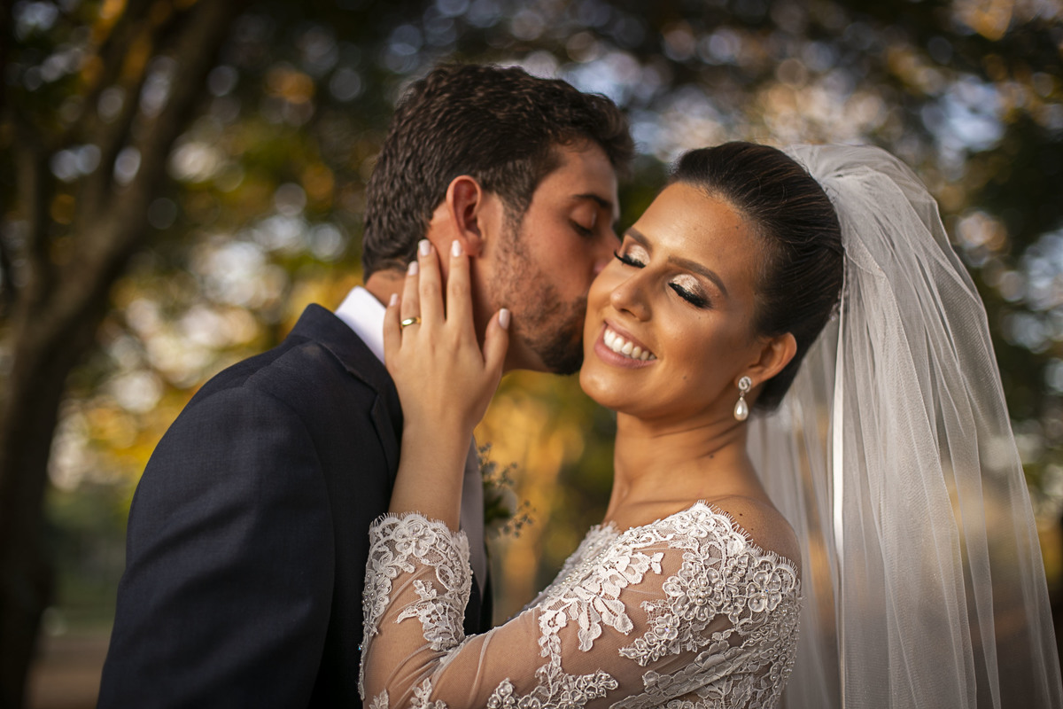 casamento noiva, noivo varginha, cama em Lavras, vestido de noiva, Juliano lemes fotografo de casamento, bouqet de noiva