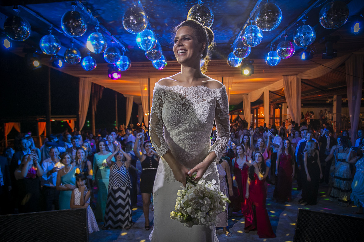 casamento noiva, noivo varginha, cama em Lavras, vestido de noiva, Juliano lemes fotografo de casamento, bouqet de noiva
