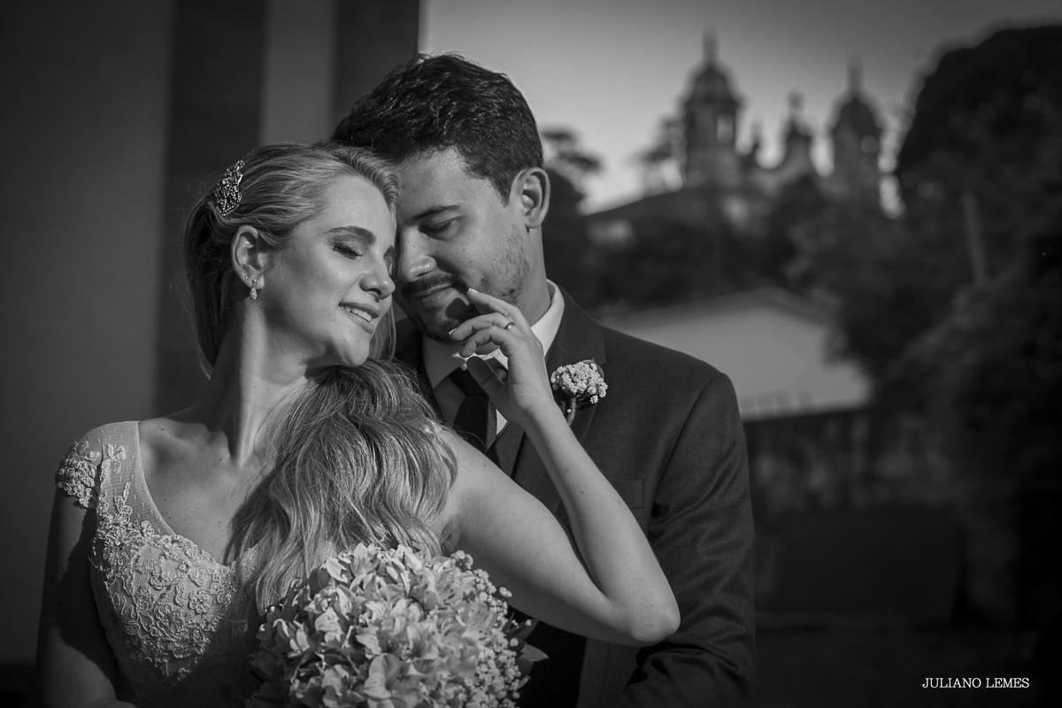 casamento tiradentes minas gerais, com ensaio de noiva, trash the dress pelo fotografo juliano lemes de varginha, com vestido de ruth amaral de belo horizonte