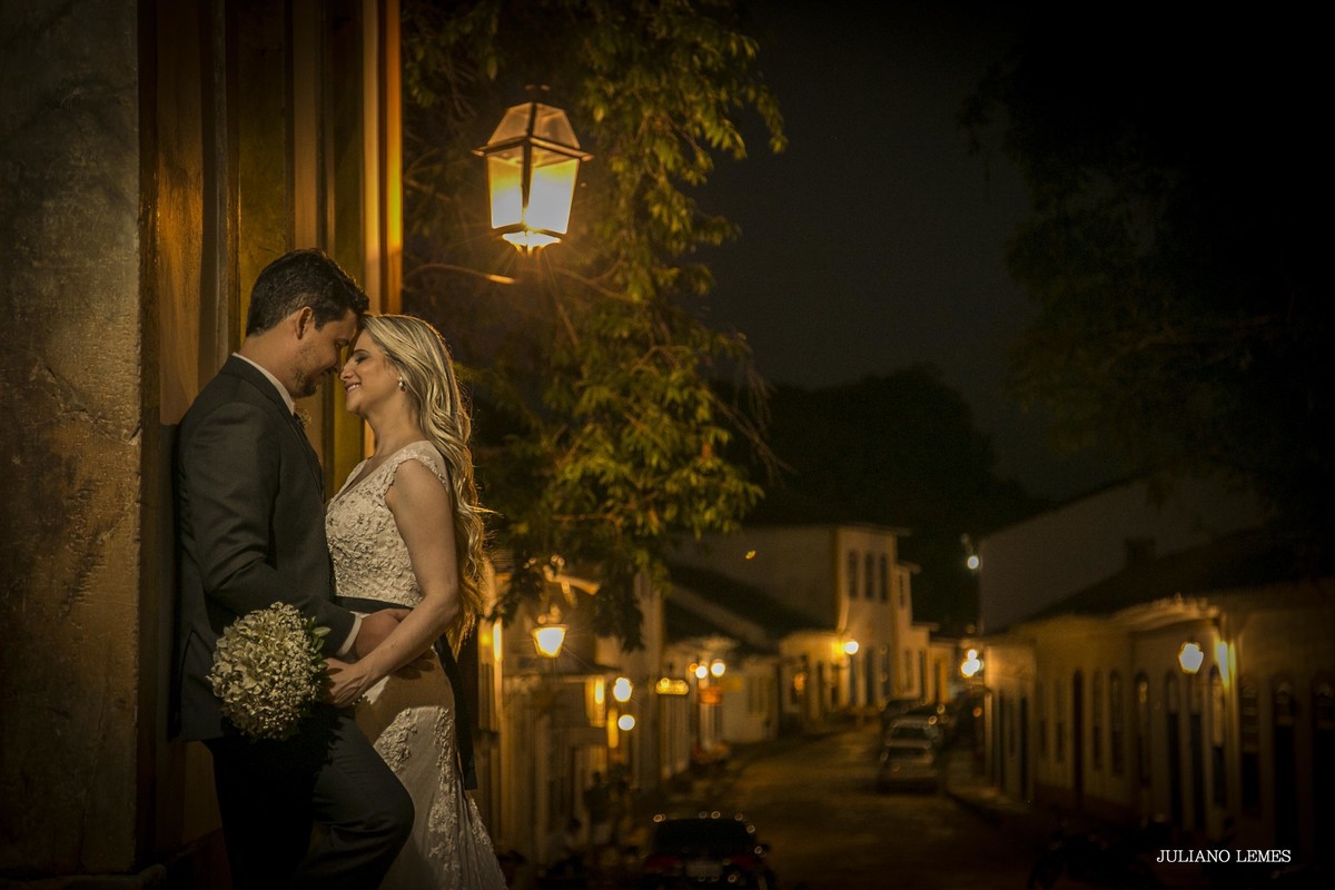 casamento tiradentes minas gerais, com ensaio de noiva, trash the dress pelo fotografo juliano lemes de varginha, com vestido de ruth amaral de belo horizonte