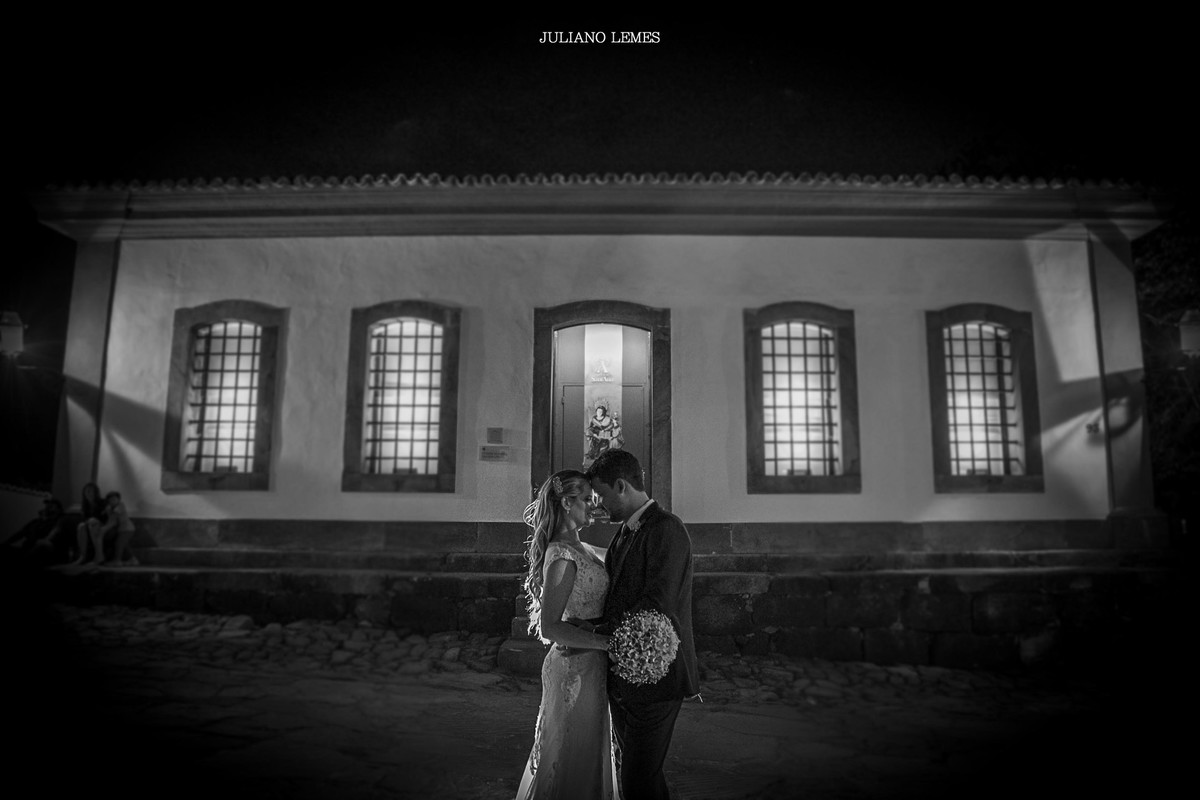 casamento tiradentes minas gerais, com ensaio de noiva, trash the dress pelo fotografo juliano lemes de varginha, com vestido de ruth amaral de belo horizonte