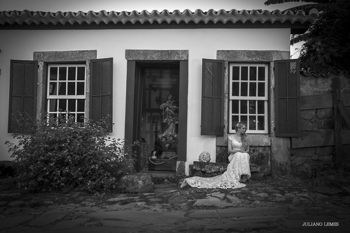 casamento tiradentes minas gerais, com ensaio de noiva, trash the dress pelo fotografo juliano lemes de varginha, com vestido de ruth amaral de belo horizonte