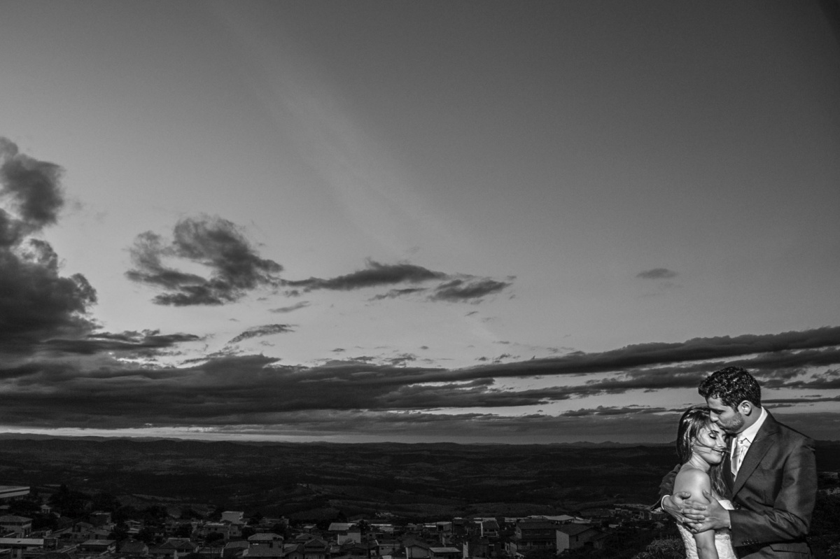 noivos, noivas, noiva, noivo, sao thome das letras, minas gerais, sessao de fotos, trash the dress, ensaio de noivos, minas gerais, juliano lemes fotografo, juliano lemes fotografia, fotografia de casamento, photographer wedding, amor, carinho, bouquet, c