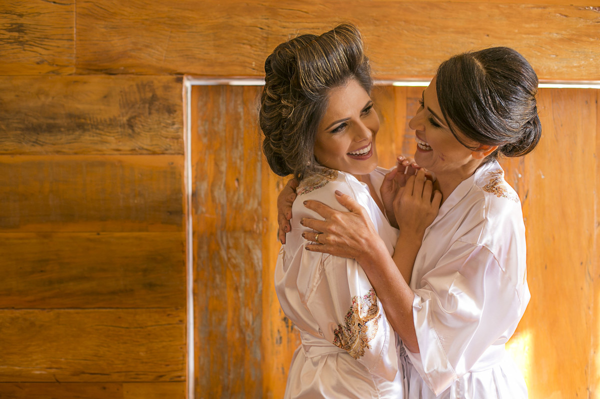 casamento santissimo tiradentes por juliano lemes;fotografo de casamento de varginha, vestido de noiva de bh, making of, fotos de noivas