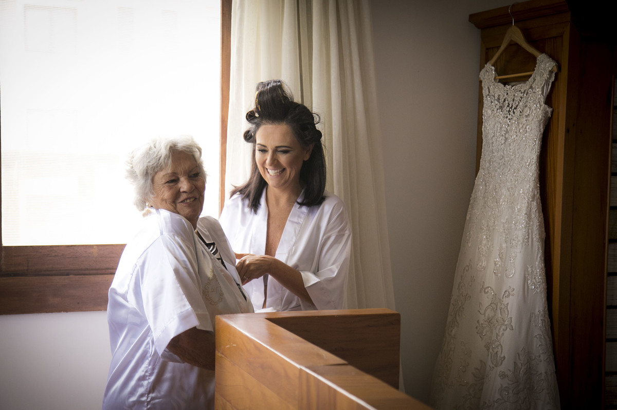 casamento santissimo tiradentes por juliano lemes;fotografo de casamento de varginha, vestido de noiva de bh, making of, fotos de noivas