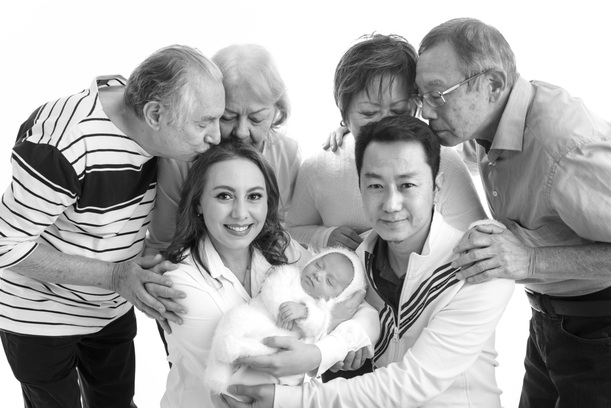 Ensaio com Avós
As 3 Gerações
Fotógrafa Gabriella Arruda
Estúdio Gabi Fotografia
São Paulo - SP
www.gabi.fot.br