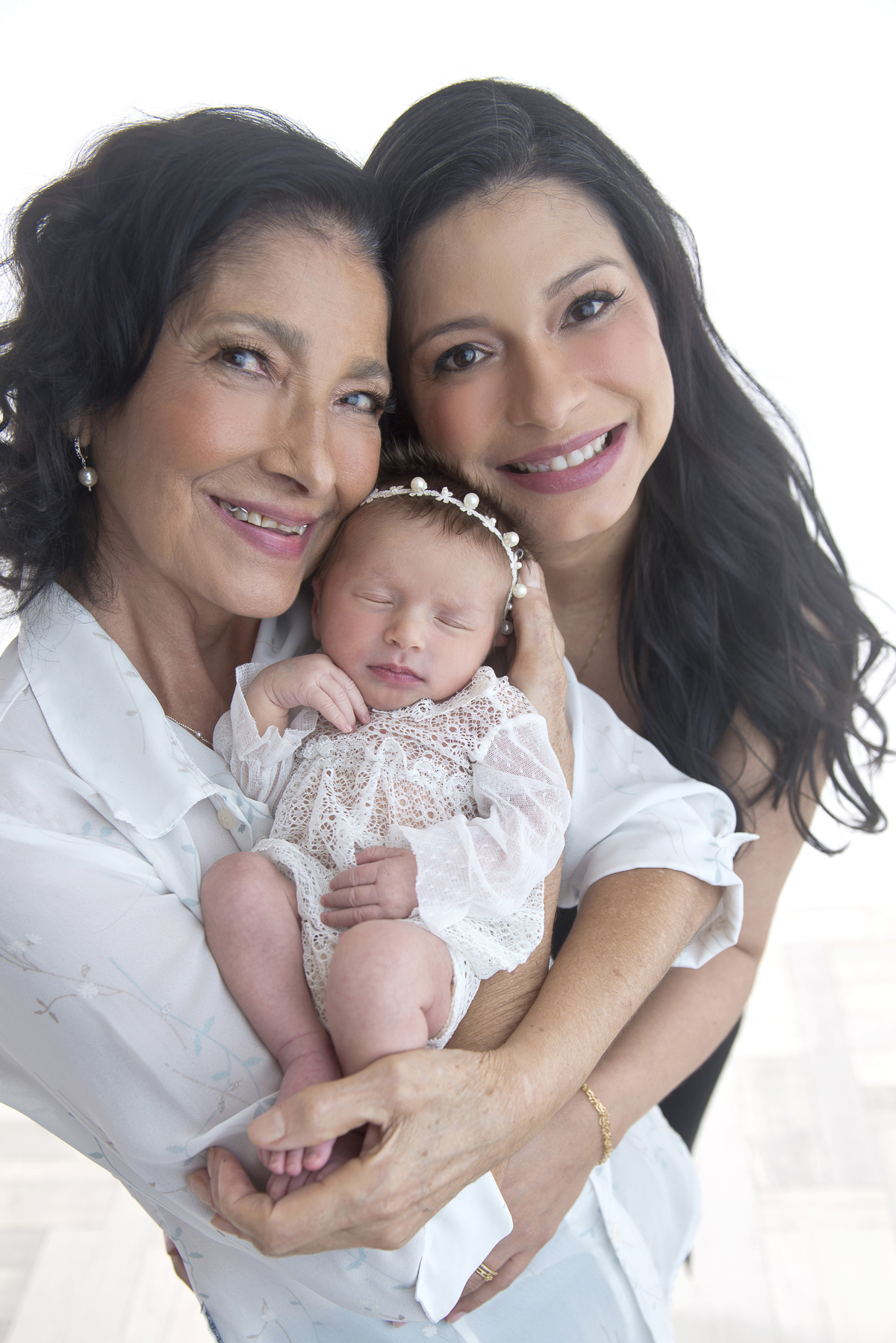 Ensaio com Avós
As 3 Gerações
Fotógrafa Gabriella Arruda
Estúdio Gabi Fotografia
São Paulo - SP
www.gabi.fot.br