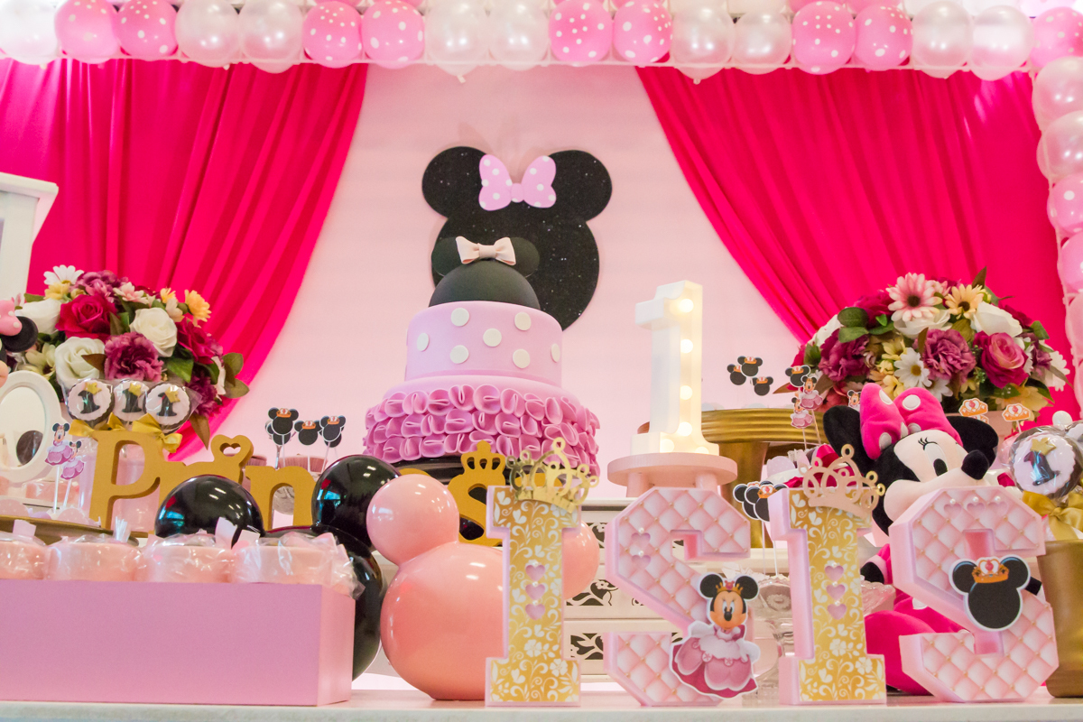 Decoração tema MINNIE nas cores ROSA e BRANCO no click do FOTÓGRAFO de FESTA INFANTIL em SÃO PAULO, SP em uma imagem colorida