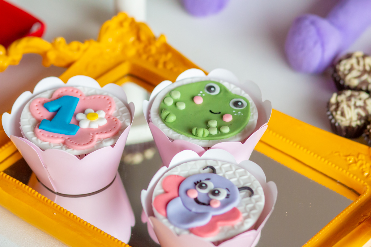 Decoração tema GALINHA PINTADINHA no click do FOTÓGRAFO de FESTA INFANTIL em SÃO PAULO, SP em uma imagem colorida