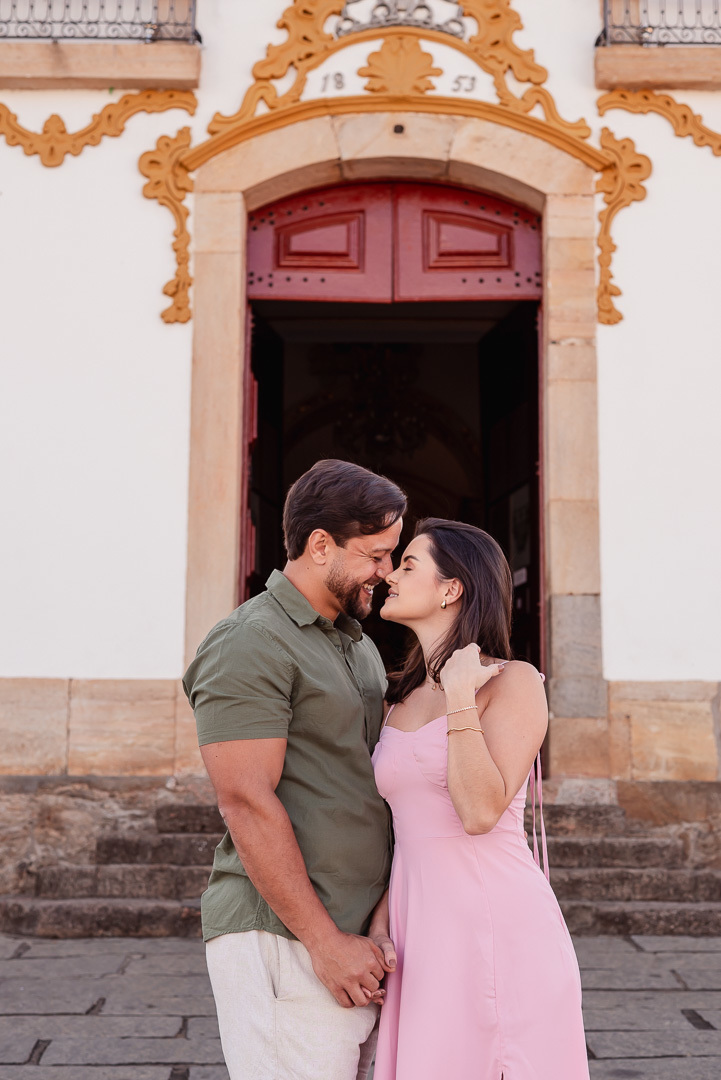 Ensaio pré casamento, ao fundo a igreja Nossa Senhora das Mercês.