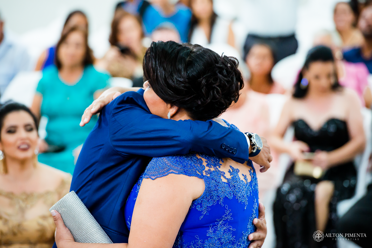 fotografia noivo com a mae