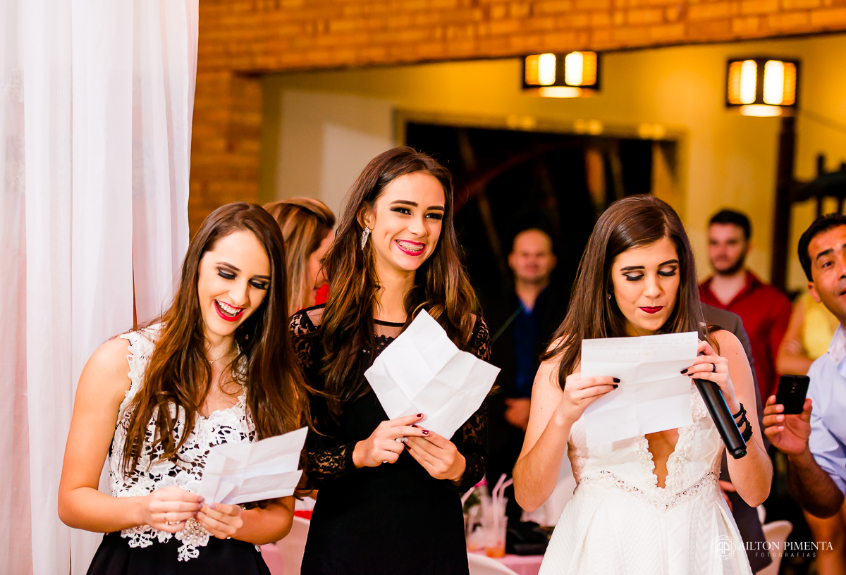 amigas homenageando 15 anos