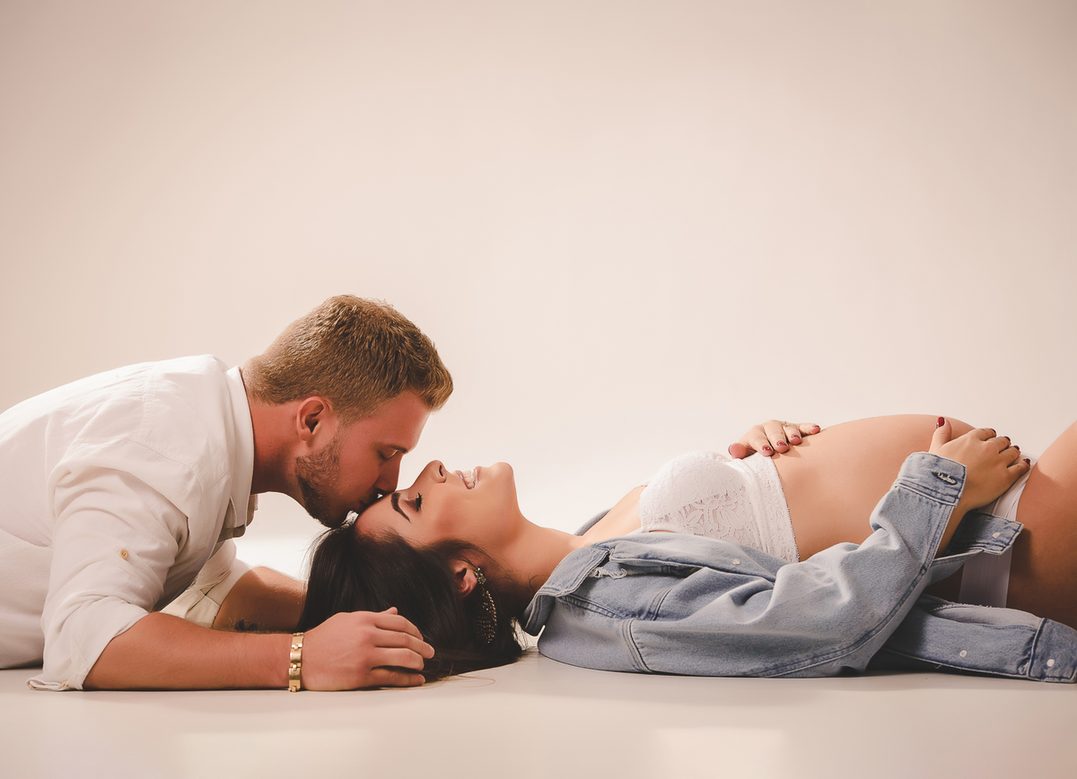 foto de gestante romântica 