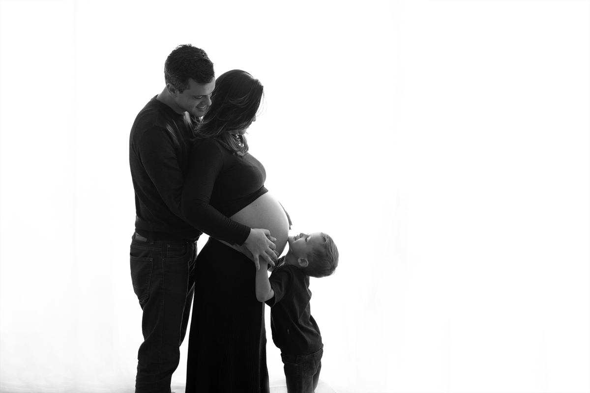Fotografia de família, família crescendo, foto gestante osasco, estudio fotografico para gestante osasco, fotgrafa especializada emm gestante osasco-sp, ensaio gestante, ensaio em família.
