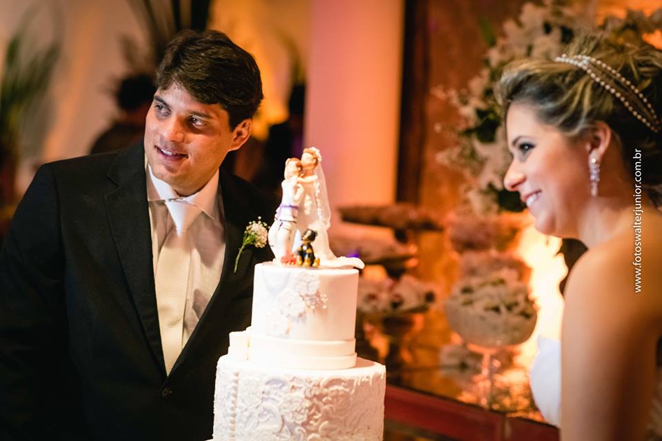 O Bolo de casamento estava lindo foi feito por Ivana , foto de Walter Junior