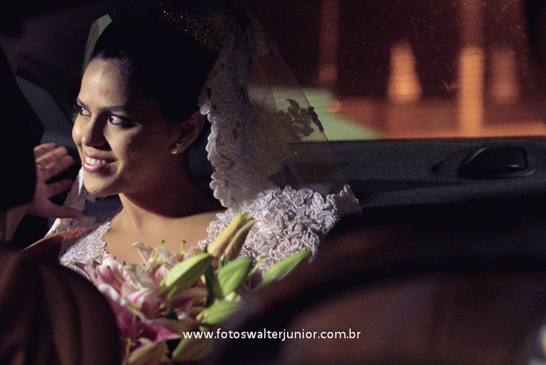noiva no carro