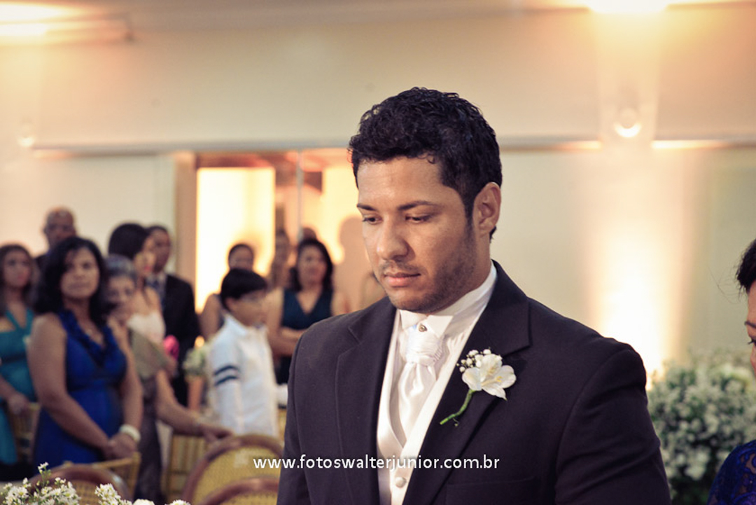 noiva entrando parao casamento