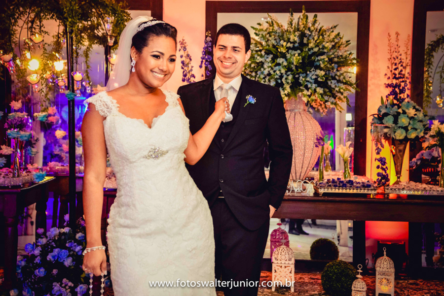 Segurar o Terço da Misericórdia durante a cerimonia de casamento é ter Fé que Deus está no controle do amor do casal, para a partir da data tão especial seja festejada todos os dias, fotografo de casamento no Bras