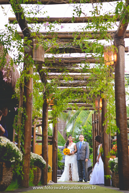 noiva entrando com o pai