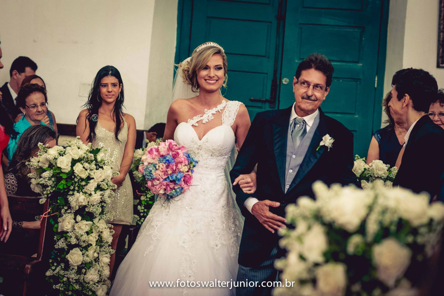 entrada da noiva na igreja