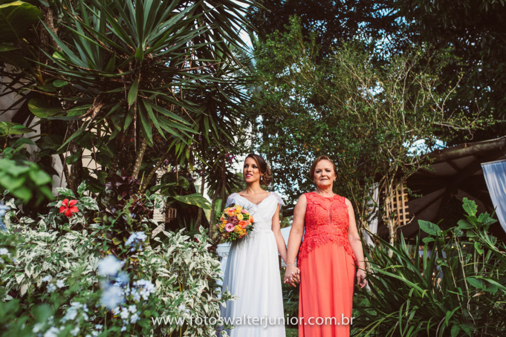 noiva entrando para sua  cerimonia