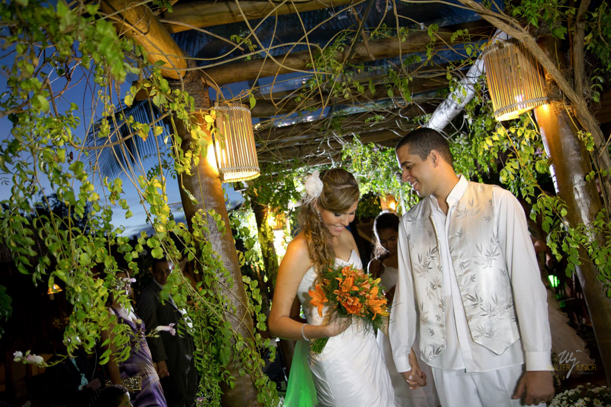 saida dos noivos da cerimonia