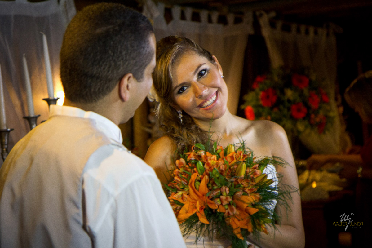 noiva com seu buquê