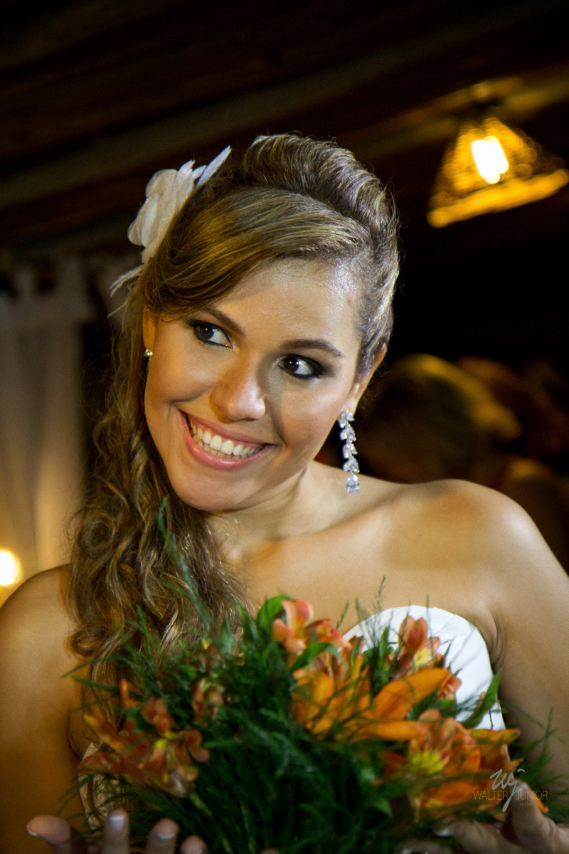 noiva olhando para seu noivo