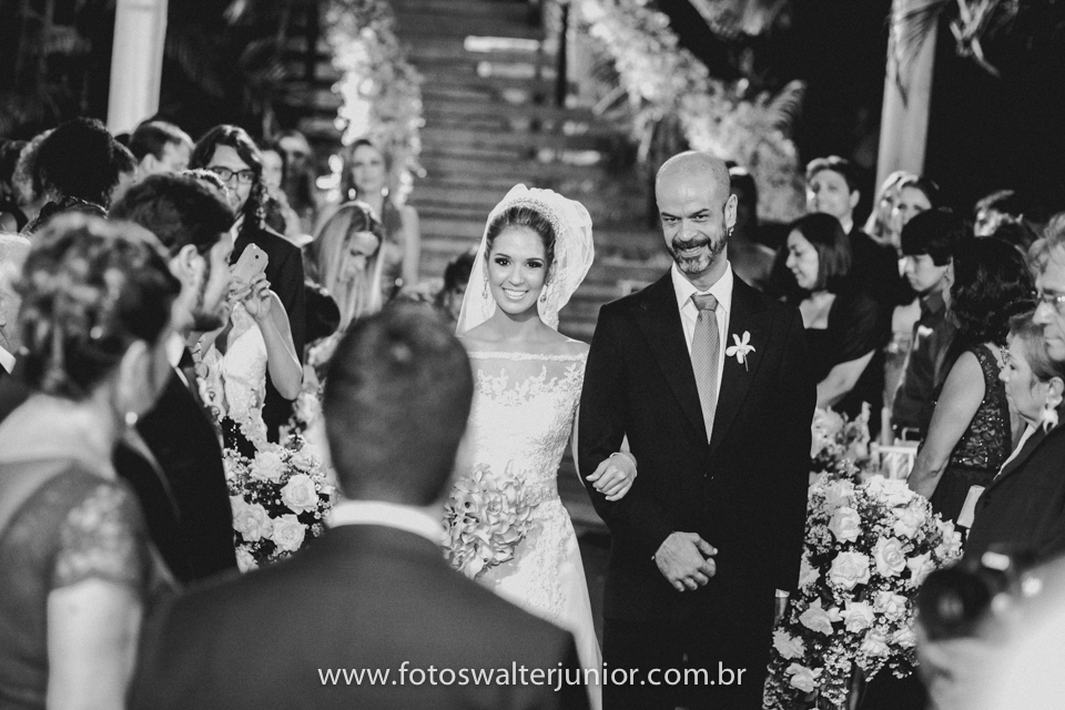 entrada da noiva foi bastante emocionante