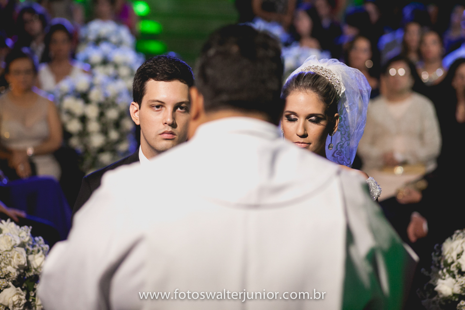 o padre na cerimonia