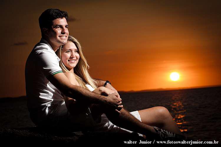 o aconchego no abraço do casal