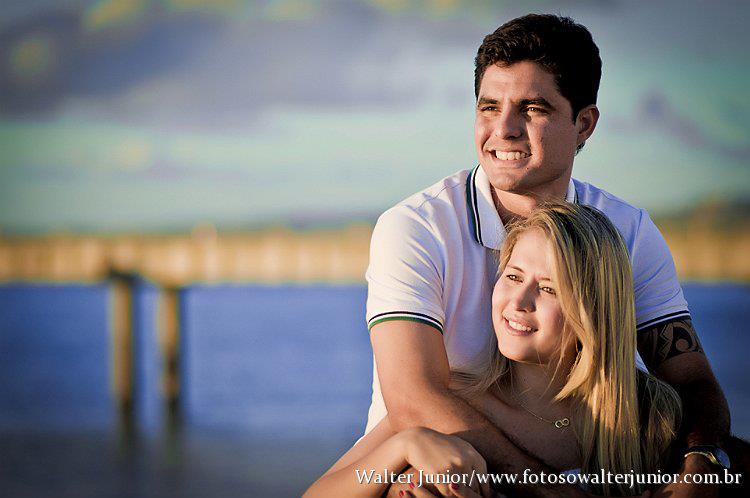 casal fazendo ensaio pré casamento